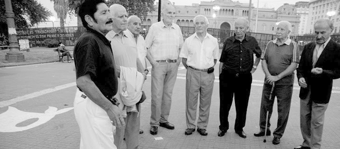 Fotograma documental “Padres de la Plaza” de Canal Encuentro